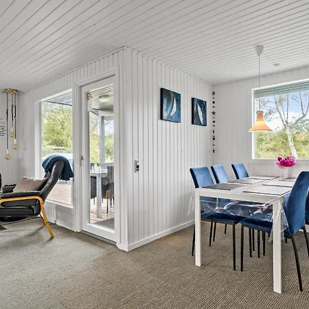 3 Bedroom Awesome In Holiday home