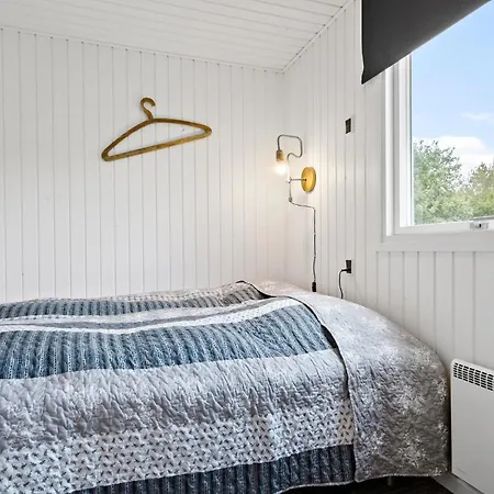 3 Bedroom Awesome In Holiday home