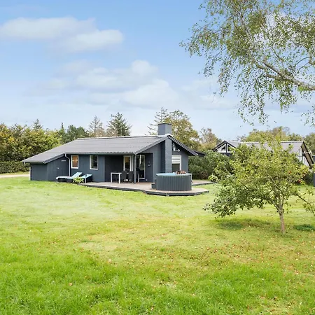 Vakantiehuis 3 Bedroom Awesome In *