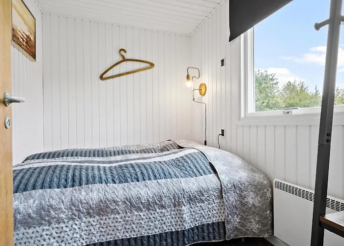 3 Bedroom Awesome In Holiday home