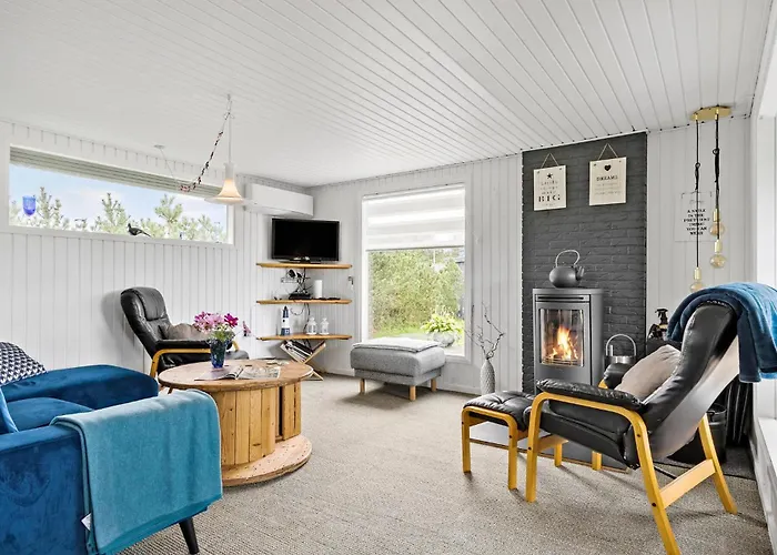 3 Bedroom Awesome In *