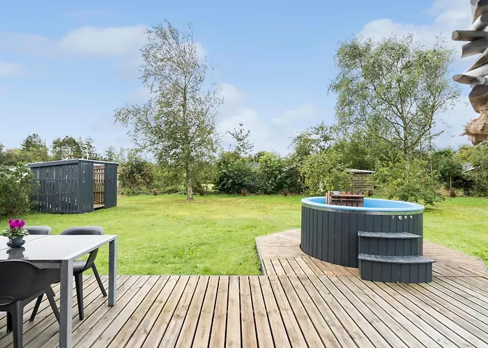 3 Bedroom Awesome In Ulfborg